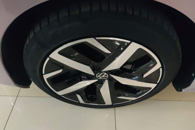 Used Volkswagen Lamando 2024 Lavida L 280TSI DSG Cool & Spicy Edition
