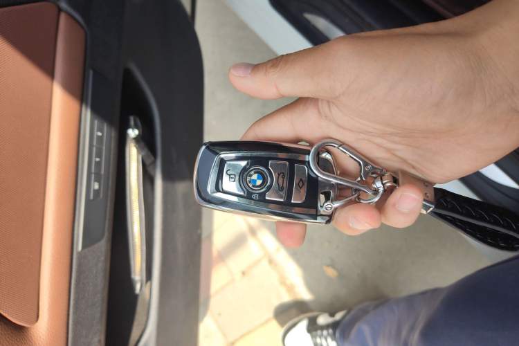 Used BMW 5 Series 2014 528Li Leading Model