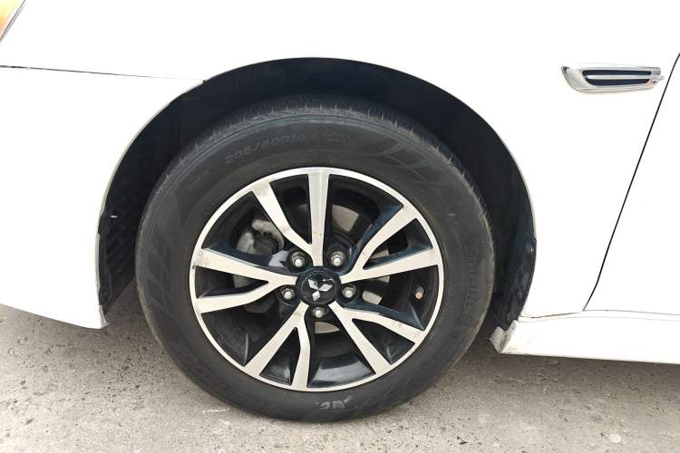 Used Mitsubishi Lancer EX 2015 1.8L CVT ZhiShang Edition China V Standard
