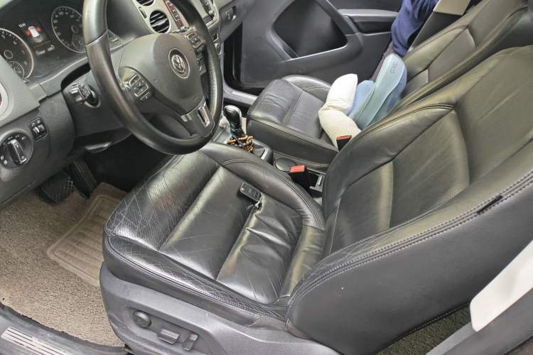 Used Volkswagen Tiguan 2015 1.8TSI Automatic All-Wheel-Drive Luxury Model Left Front Seat