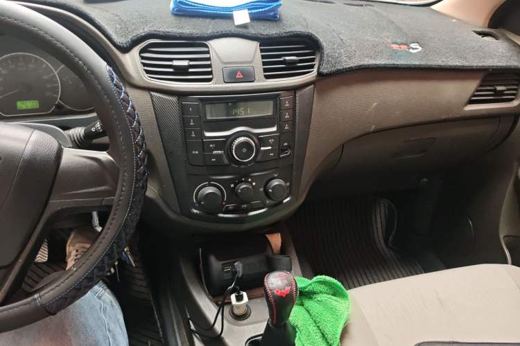 Used Wuling Hongguang 2015 1.5L S Basic Version China V Standard
