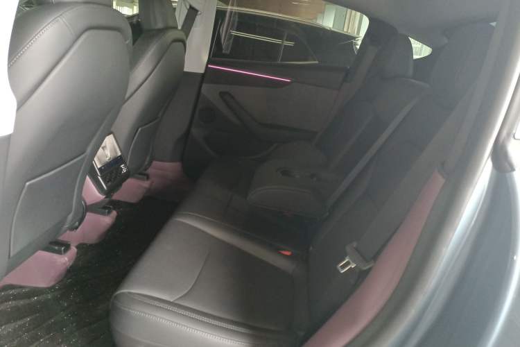 Used Tesla Model Y 2025 Rear-Wheel-Drive Version
