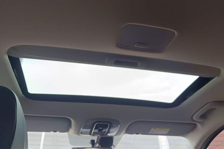 Used Hyundai Elantra 2022 1.5L CVT LUX Prestige Edition Headliner