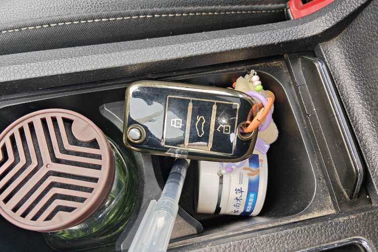 Used Roewe RX5 2016 30T Two-Wheel Drive Automatic Internet Smart Edition