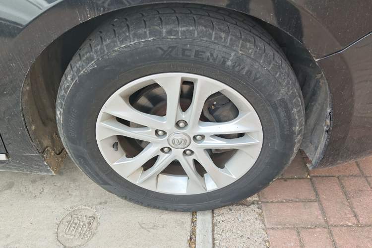 Used CHANGAN Raeton 2013 1.8T Automatic Elite Model China V Standard Right Front Wheel Hub
