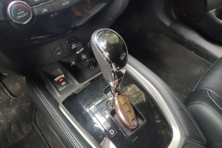 Used Nissan X-Trail 2021 2.0L CVT 2WD XL ITS SmartConnect Comfort Edition Gear Lever