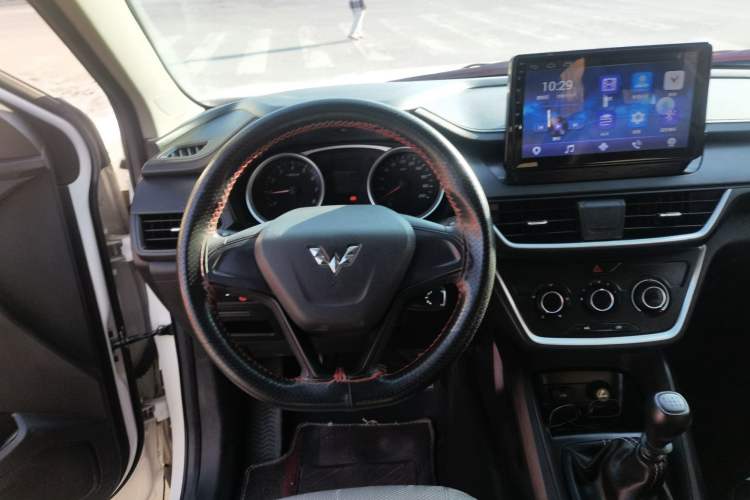 Used Wuling Hongguang S3 2018 1.5L Manual Standard Version China V Standard