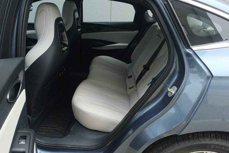 Used BYD Seal 06 New Energy 2025 DM-i Smart Drive 120KM Deluxe Model
