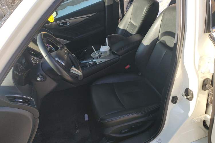 Used Infiniti Q50L 2018 2.0T Enjoyment Version China VI Standard