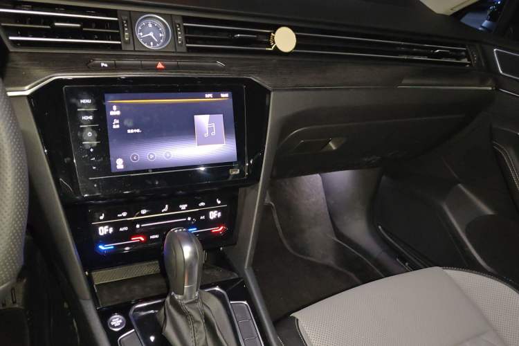 Used Volkswagen Magotan 2026 30 Million Vehicles Selected Model 280TSI DSG Luxury Edition