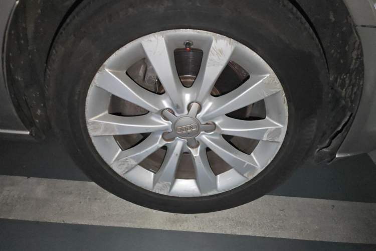 Used Audi A6L 2014 TFSI Standard Model Right Front Wheel Hub