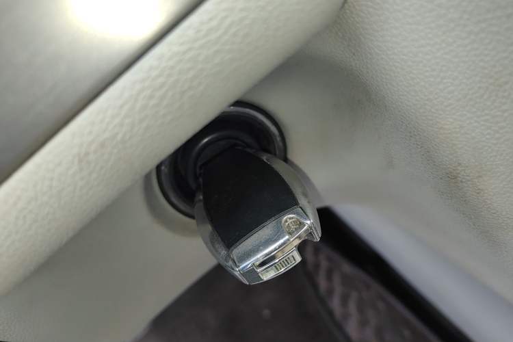 Used Mercedes-Benz R-Class 2011 R 300 L Business Model