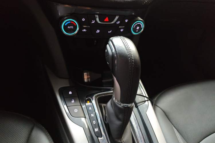 Used Chevrolet Malibu 2018 530T Automatic Luxury Edition Gear Lever