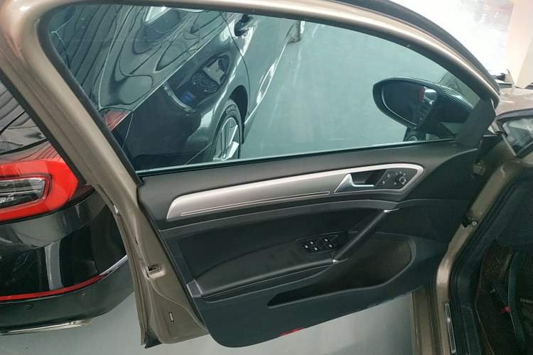 Used Volkswagen Golf 2019 280TSI DSG Comfort Version China VI Standard
