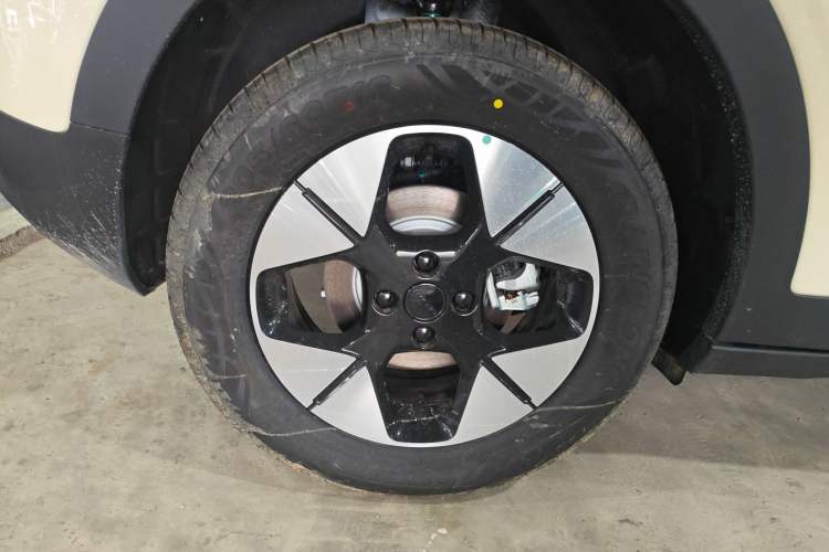 Used Geely Galaxy Geome 2026 Model 310km Dream Edition Exterior 5