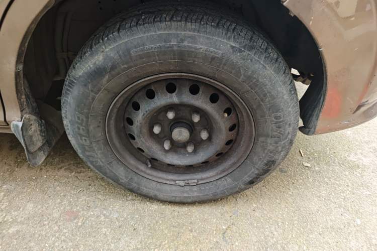 Used Foton MP-X E 2014 2.4L Wealth Express Comfort Version Basic Edition with 4G64