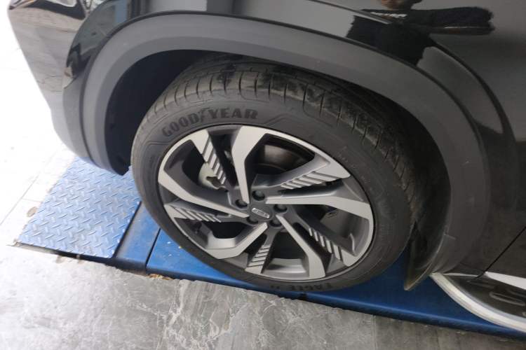 Used Geely Auto Monjaro L 2023 2.0TD High-Power Automatic Two-Wheel Drive Flagship Version Exterior 4