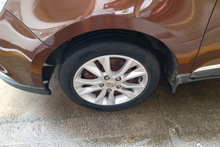 Used Baojun 730 2014 1.5L manual Comfort version 7 seats
