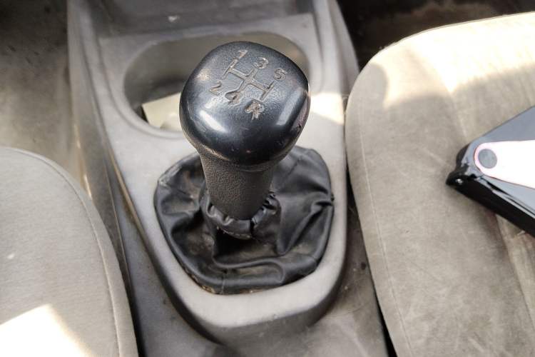 Used Wuling Hongguang 2014 1.5L Base Version Gear Lever