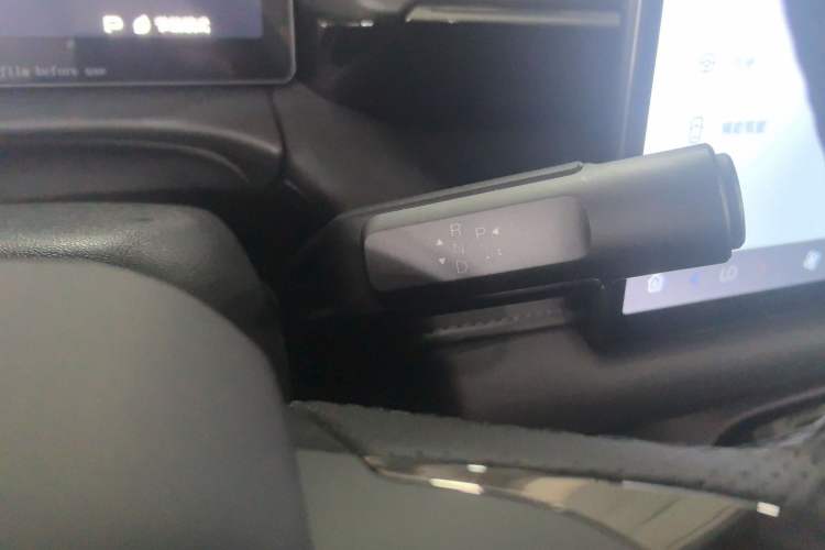 Used AION V 2024 Aion Tyrannosaurus 520 Smart Luxury Edition
