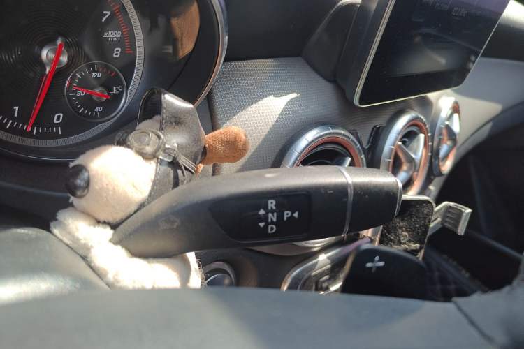 Used Mercedes-Benz CLA 2017 Facelifted CLA 200 Stylish Edition Gear Lever