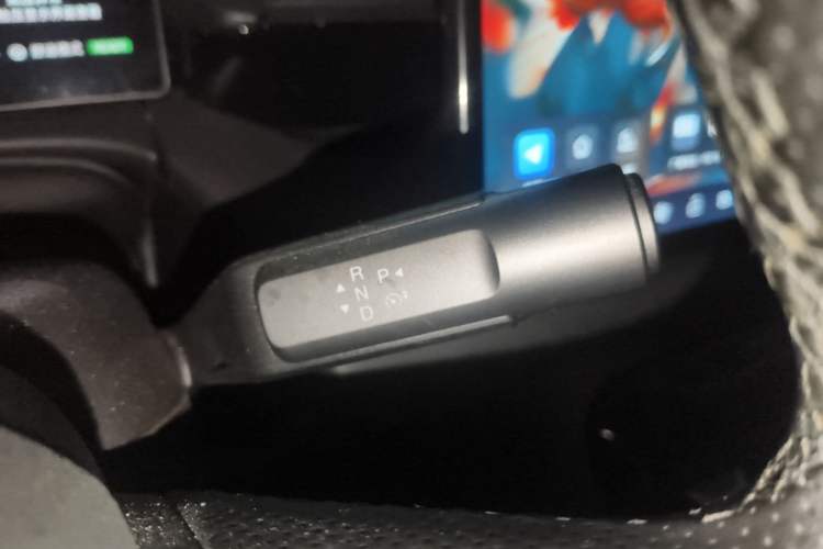 Used AION V 2024 Aion Tyrannosaurus 650 Smart Luxury Edition Gear Lever