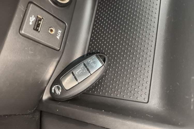 Used Nissan X-Trail 2014 2.5L CVT Luxury Edition 4WD
