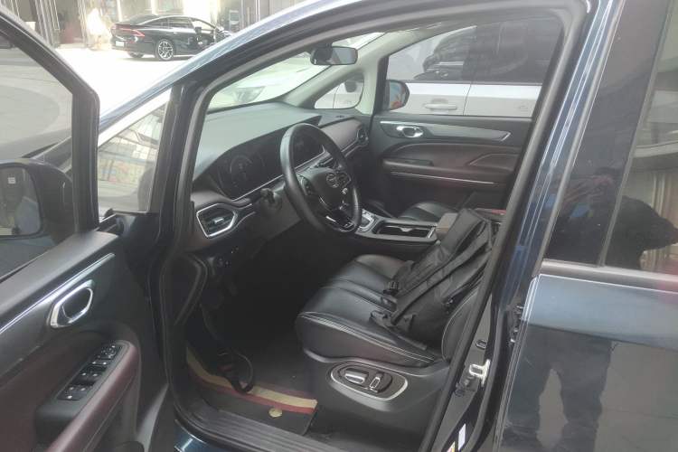 Used GAC Trumpchi M6 2021 PRO 270T DCT Luxury Edition
