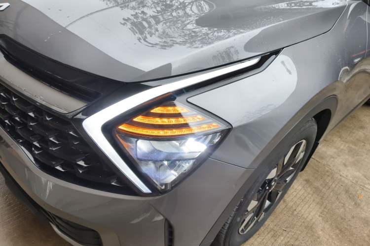 Used Kia Sportage (Chinese Domestic Model) 2023 2.0T Two-Wheel-Drive Prestige Edition
