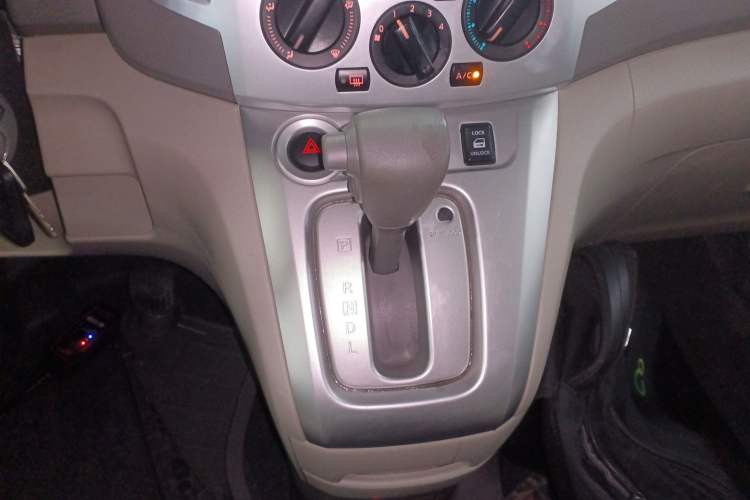 Used Nissan NV200 2016 Revised Version 1.6L CVT Luxury Edition
