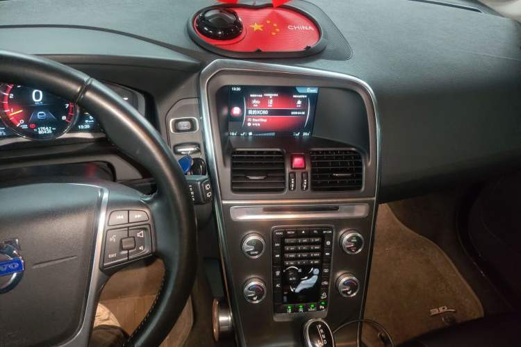 Used Volvo XC60 2015 T5 AWD Zhiyuan Edition Audio And AC Panel