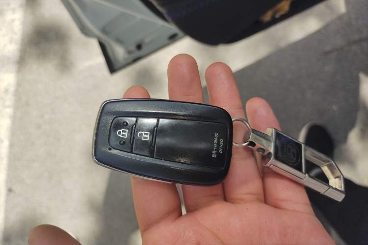 Used Toyota IZOA 2020 2.0L Yichi Version
