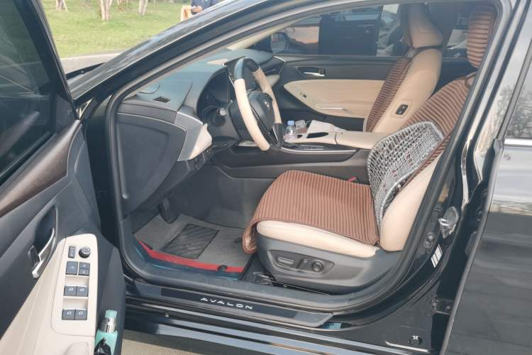 Used Toyota Avalon 2019 2.0L XLE Premium Edition China VI Driver Seat