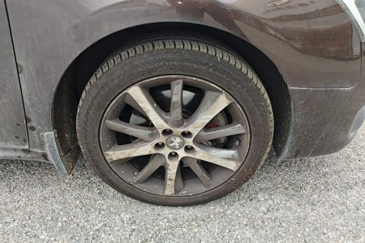 Used Peugeot 508 2015 1.8THP Automatic Prestige Edition Right Front Wheel Hub