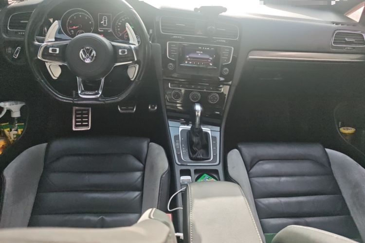 Used Volkswagen Golf 2016 1.4TSI Automatic R-Line Center Console