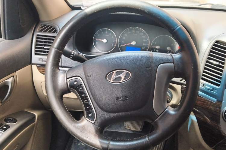 Used Hyundai Santa Fe Classic 2011 2.4 Comfort Edition 7-Seater Two-Wheel Drive Steering Wheel