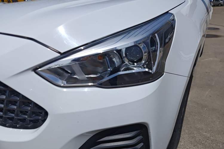 Used Haval M6 2019 1.5T Manual Two-Wheel Drive Urban Version China VI Standard
