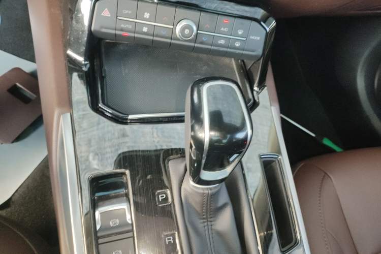 Used Wey VV7 2017 2.0T Flagship Model Gear Lever