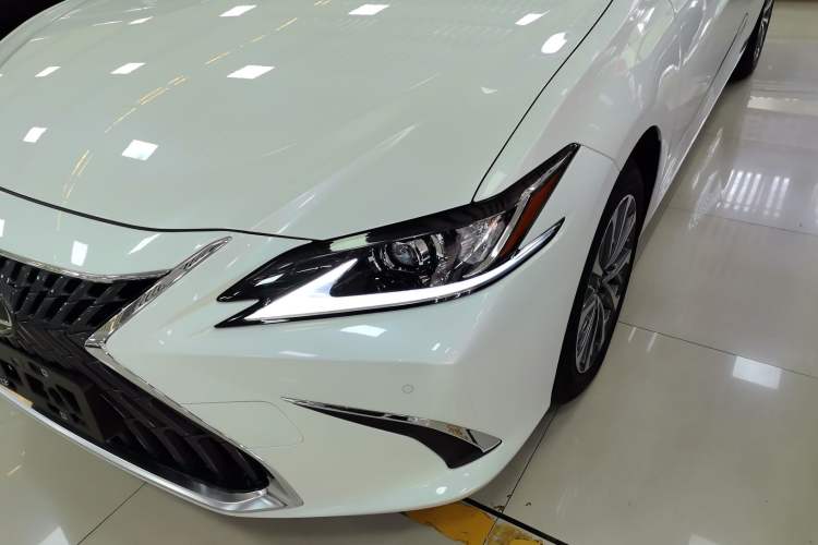 Used Lexus ES 2023 200 Excellence Edition