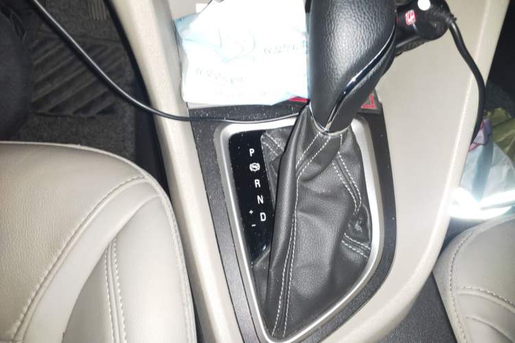 Used Buick GT 2018 15T Dual-Clutch Elite Model China V Standard Gear Lever