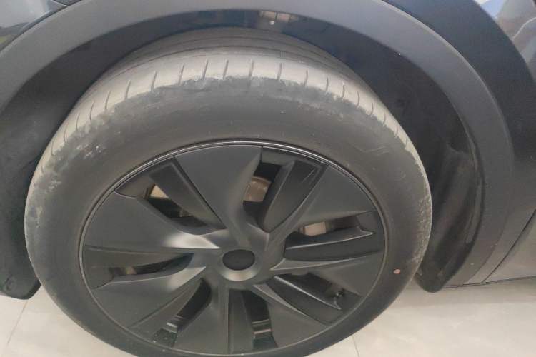 Used Tesla Model Y 2024 Long-Range All-Wheel-Drive Version
