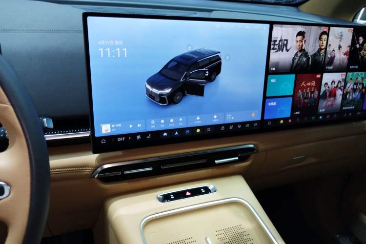 Used VOYAH Dream 2025 PHEV Four-Wheel Drive Excellence Kunpeng Edition