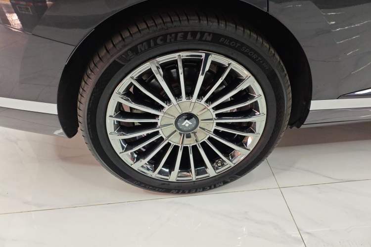 Used Hyptec HL 2025 700 Ultra Six-Seater All-Wheel-Drive LiDAR Version