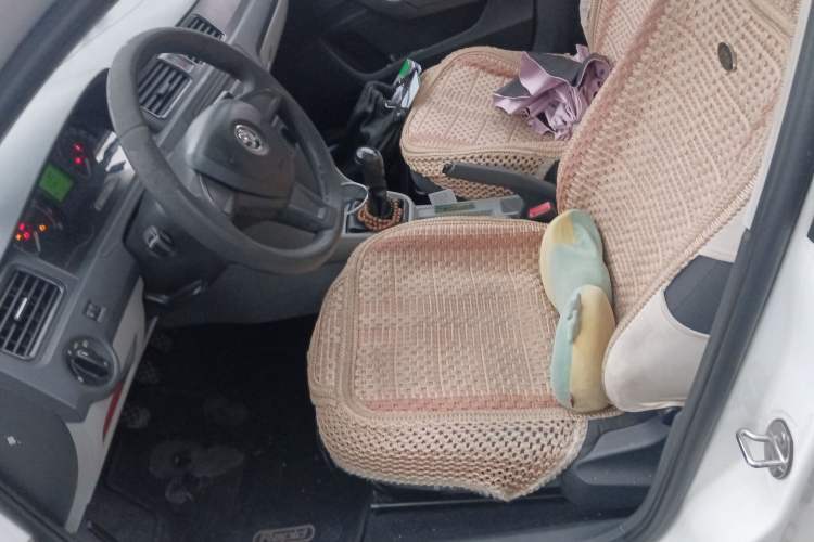 Used Skoda Rapid 2015 1.6L Manual Le Xuan Model