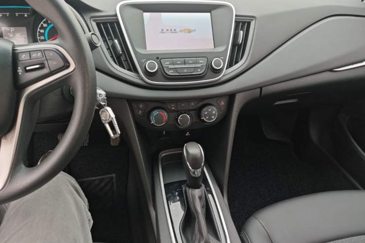 Used Chevrolet Cavalier 2016 1.5L Automatic Xinyue Edition Audio And AC Panel