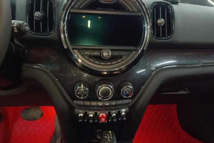 Used MINI Countryman 2018 1.5T COOPER Artist