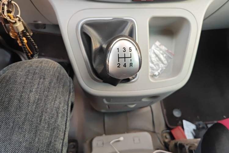 Used JAC Refine M3 2019 PLUS Maker Edition 1.8L Luxury Model Gear Lever