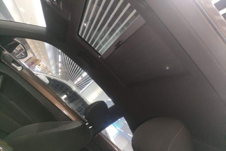 Used Volkswagen Beetle 2015 180TSI model
