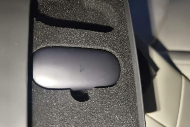 Used Li Auto MEGA 2024 Ultra Model
