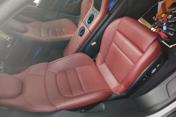 Used Porsche Taycan 2022-Year Updated Taycan
